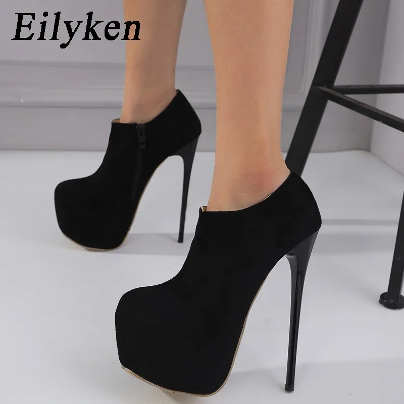 Eilyken Round Toe Ankle Booties