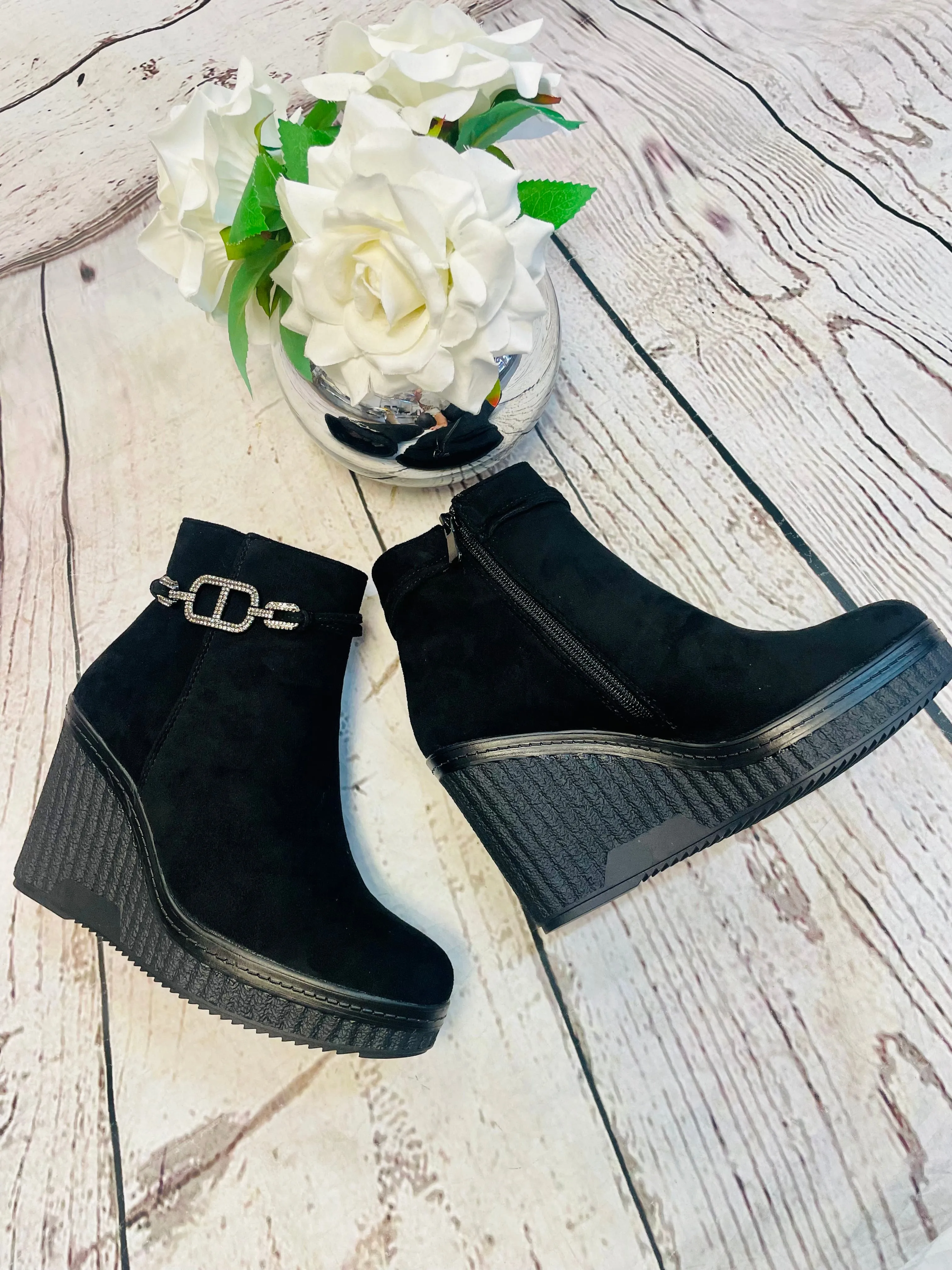 FAUX SUEDE WEDGE HEEL ANKLE BOOTS ( MB50 ) - 2 colours