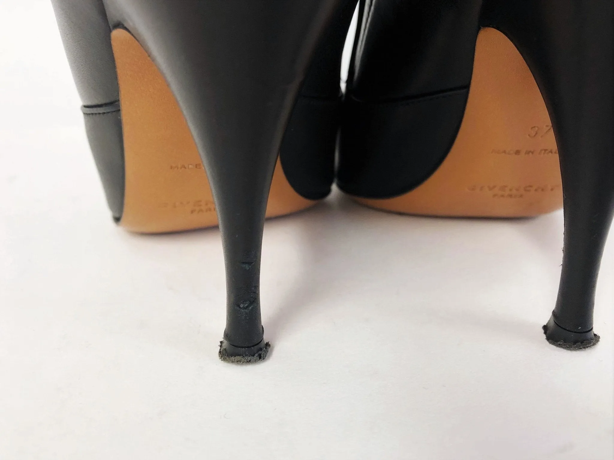 Givenchy Infinity Ankle Boots Black Layered Leather Size 37 Pointed Toe Booties