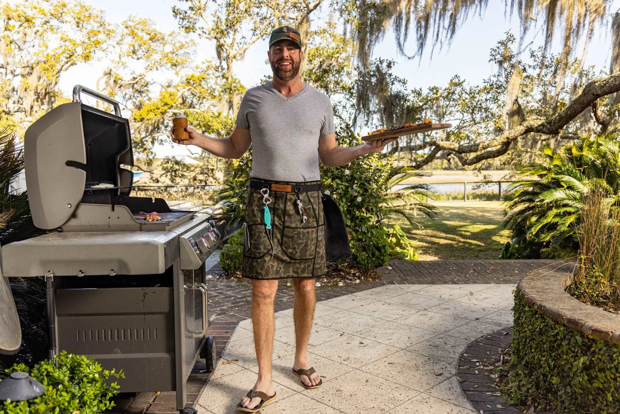 GRILLKILT | Grilling Apron With Bib | Vintage Camo