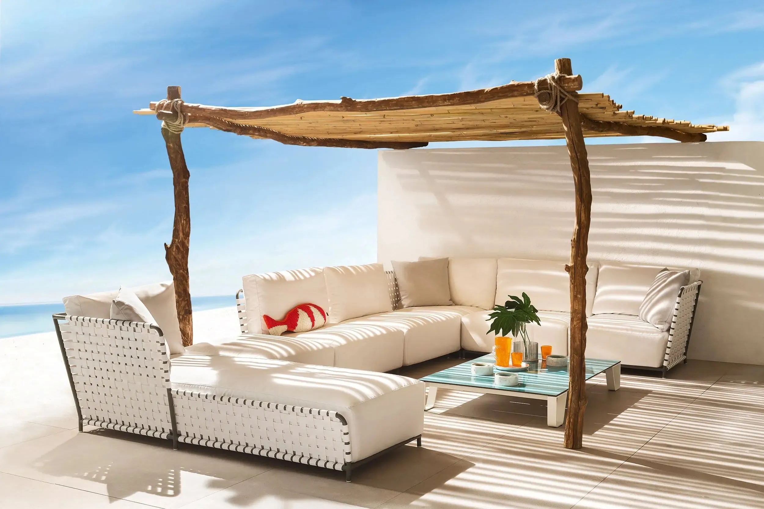 InOut 820 L-R Outdoor Daybed