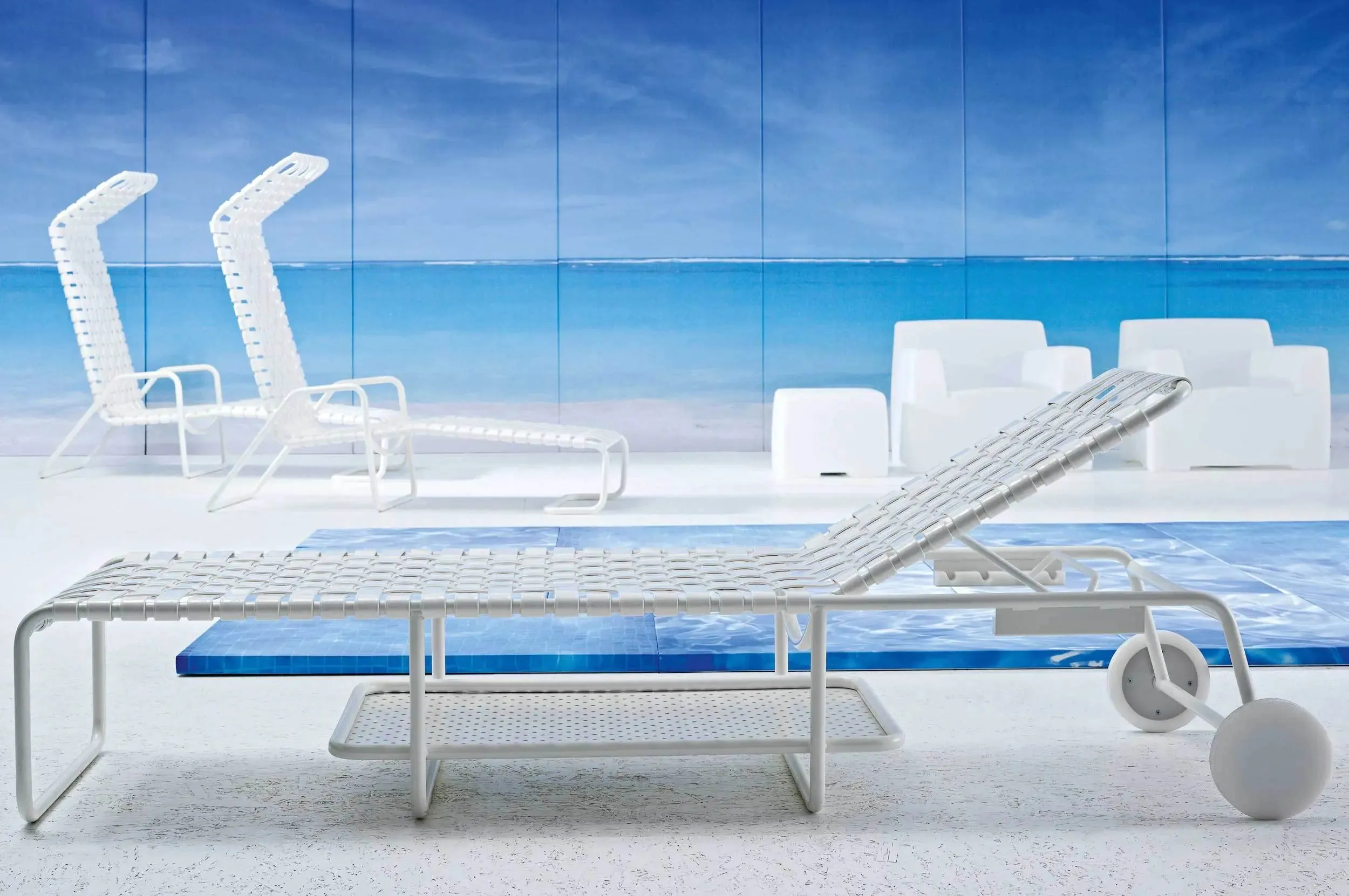InOut 883 Outdoor Daybed
