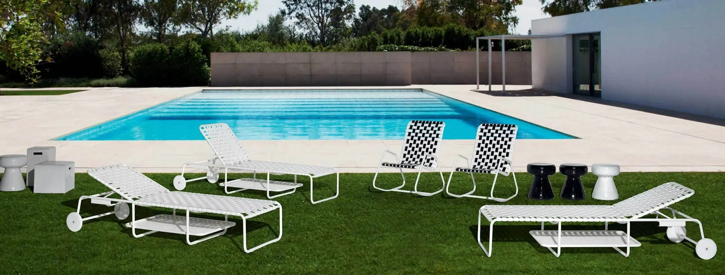 InOut 883 Outdoor Daybed
