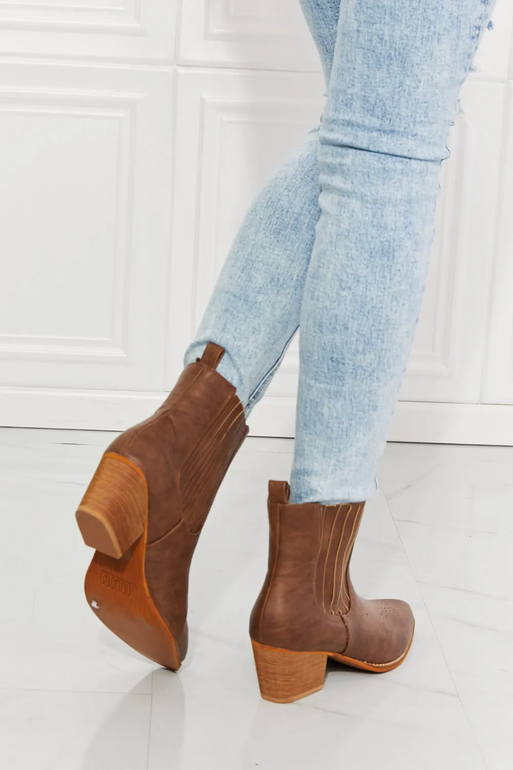 Jillian Stacked Heel Chelsea Boot in Chestnut