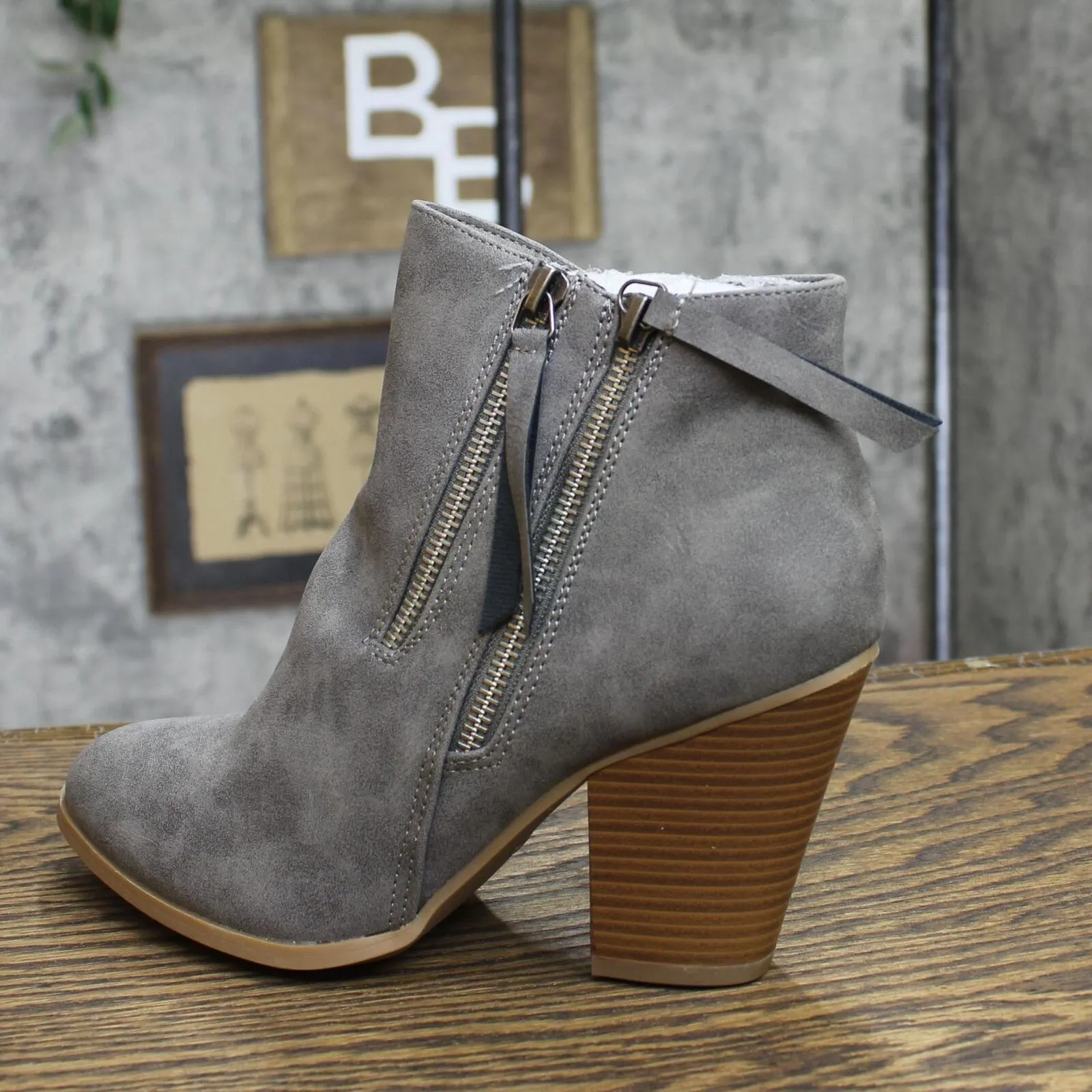 Journee Collection Women's Tru Comfort Foam Vally Bootie Ankle Boot Gray 7.5M