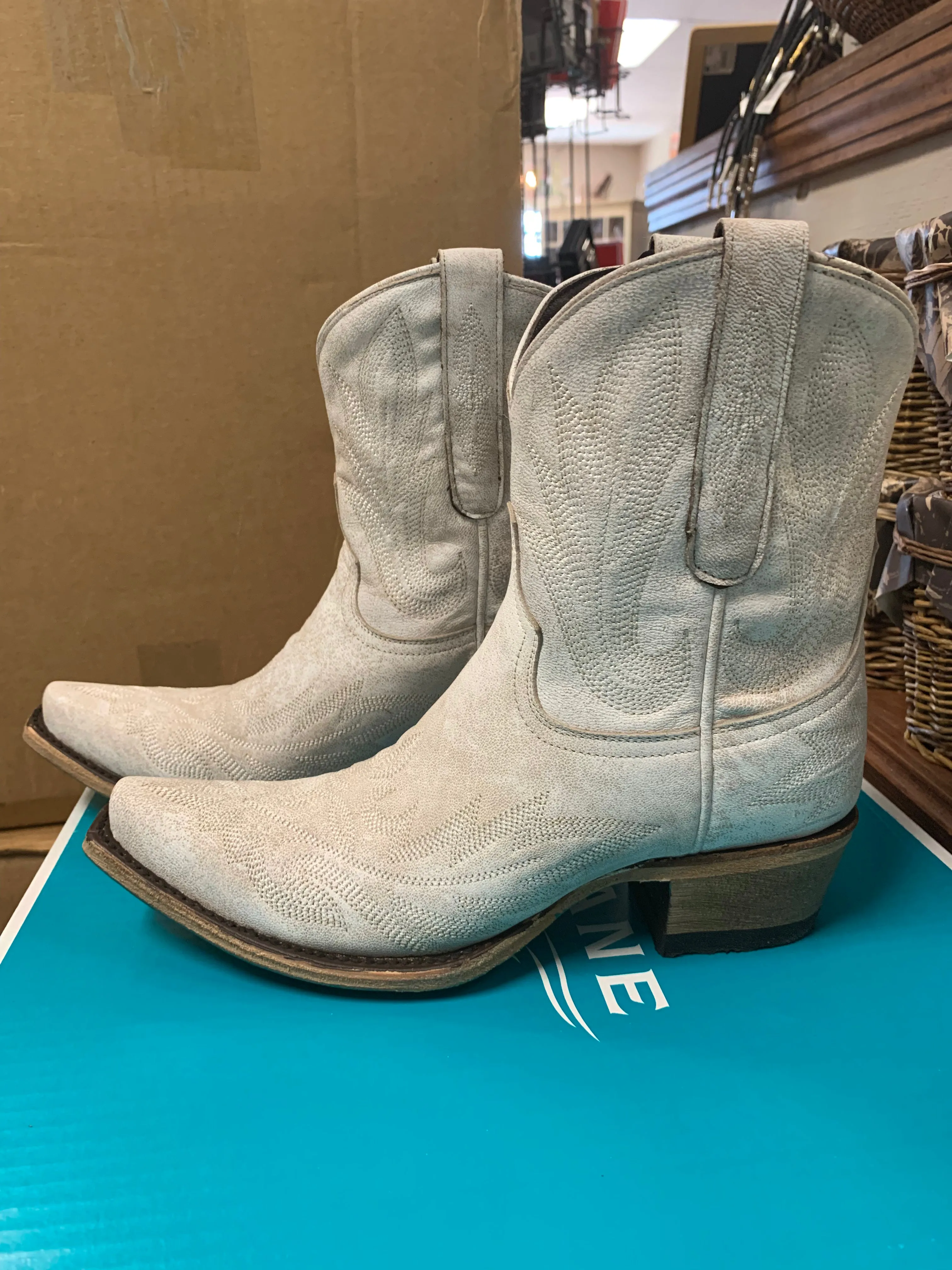 LANE WOMEN'S LEXINGTON WESTERN BOOTIES - SNIP TOE