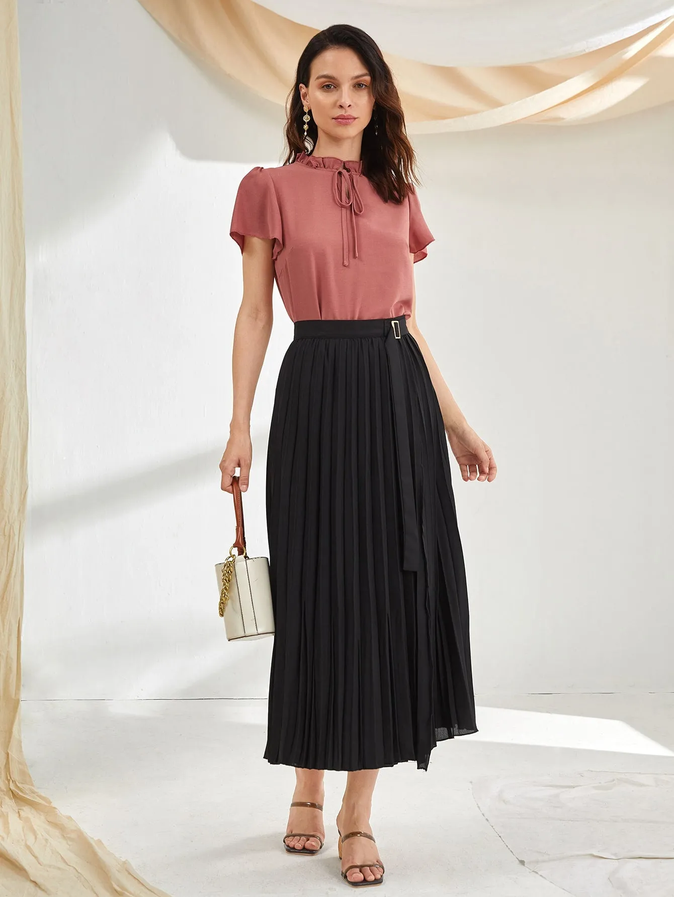 Modely Tie Neck Puff Sleeve Blouse