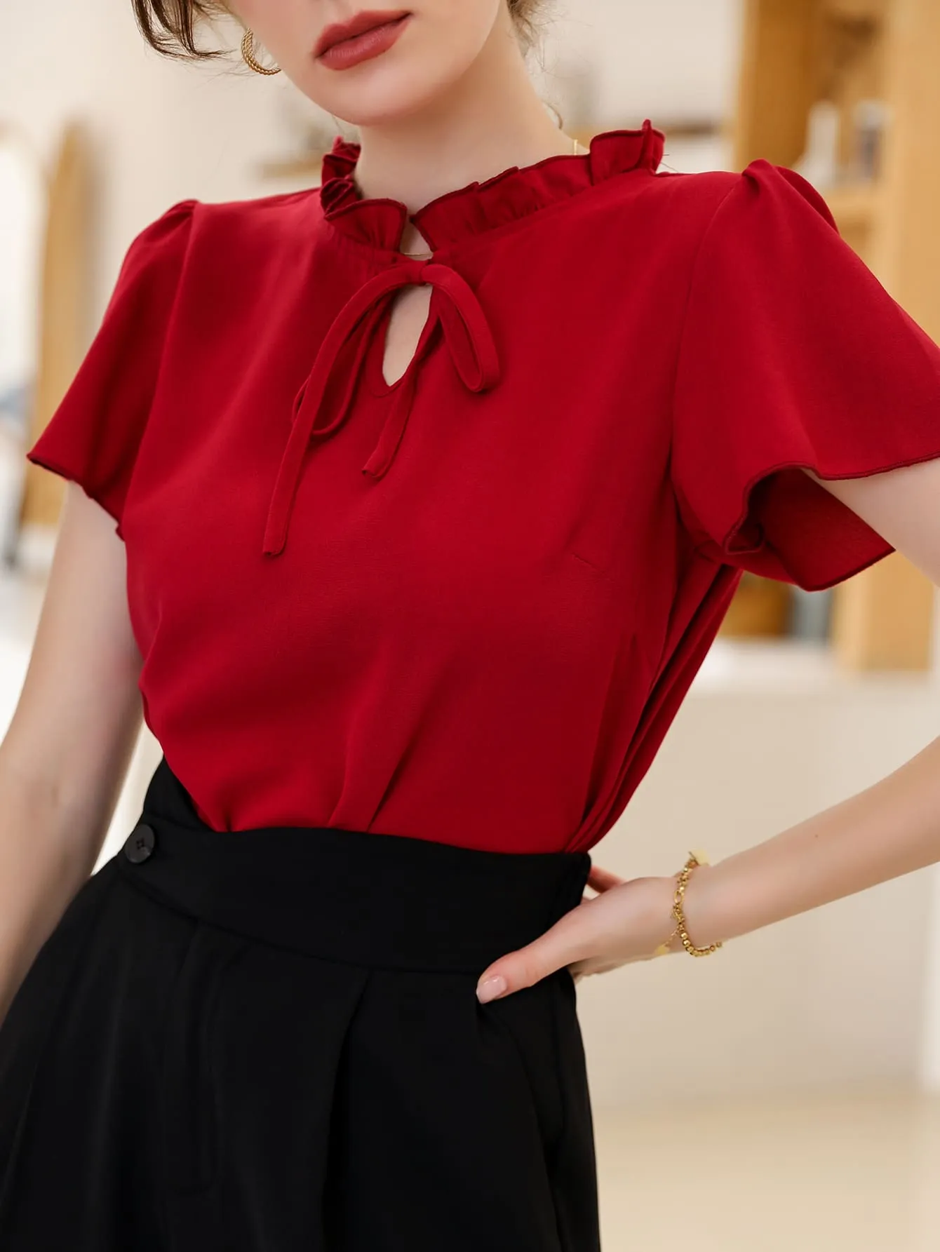 Modely Tie Neck Puff Sleeve Blouse