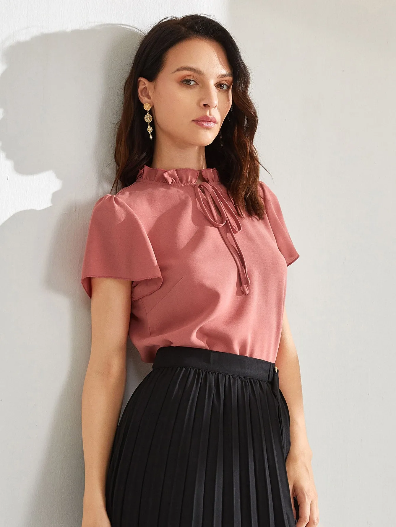 Modely Tie Neck Puff Sleeve Blouse