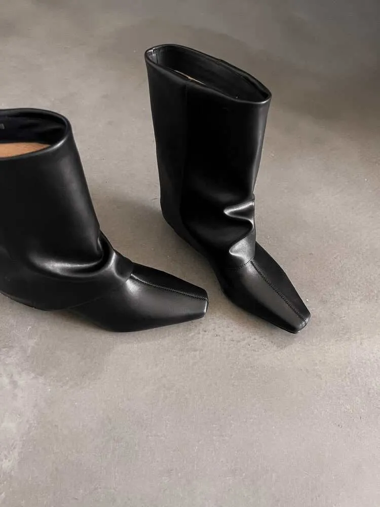 NEW & INSTOCK - Korean Style Leather Boots in Black and Silver