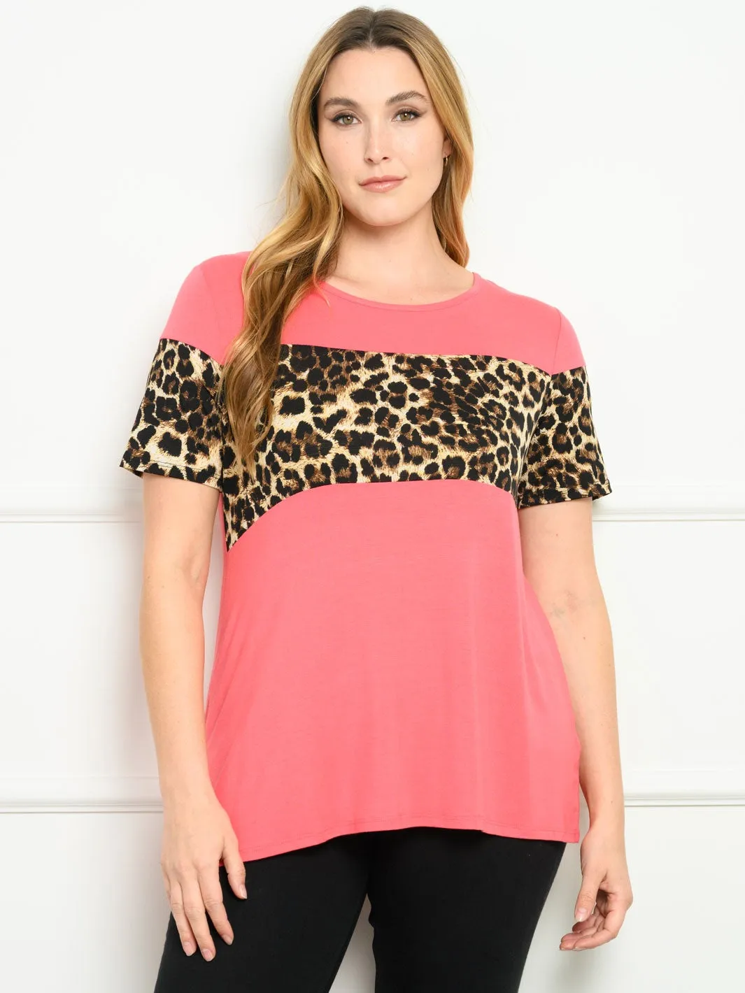 PLUS SIZE SHORT SLEEVE ANIMAL PRINT TOP