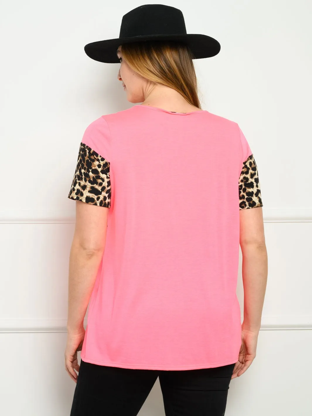 PLUS SIZE SHORT SLEEVE ANIMAL PRINT TOP