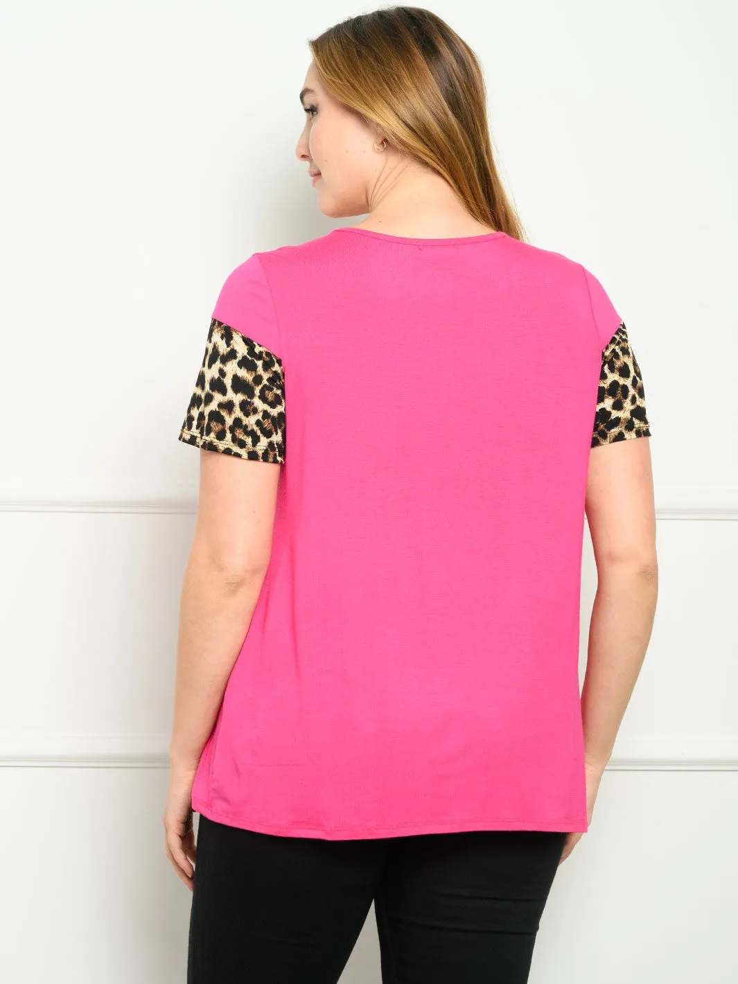 PLUS SIZE SHORT SLEEVE ANIMAL PRINT TOP