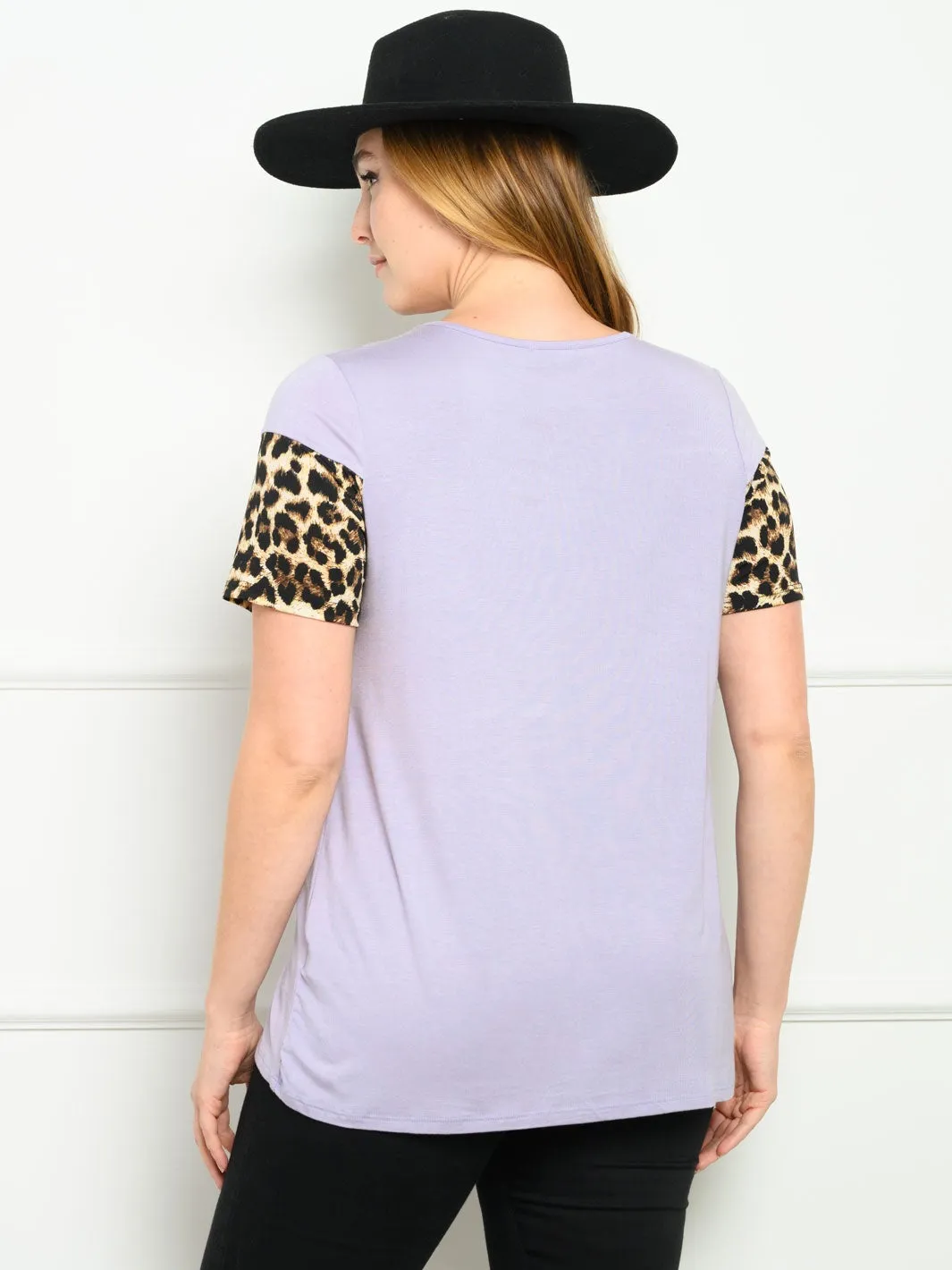 PLUS SIZE SHORT SLEEVE ANIMAL PRINT TOP