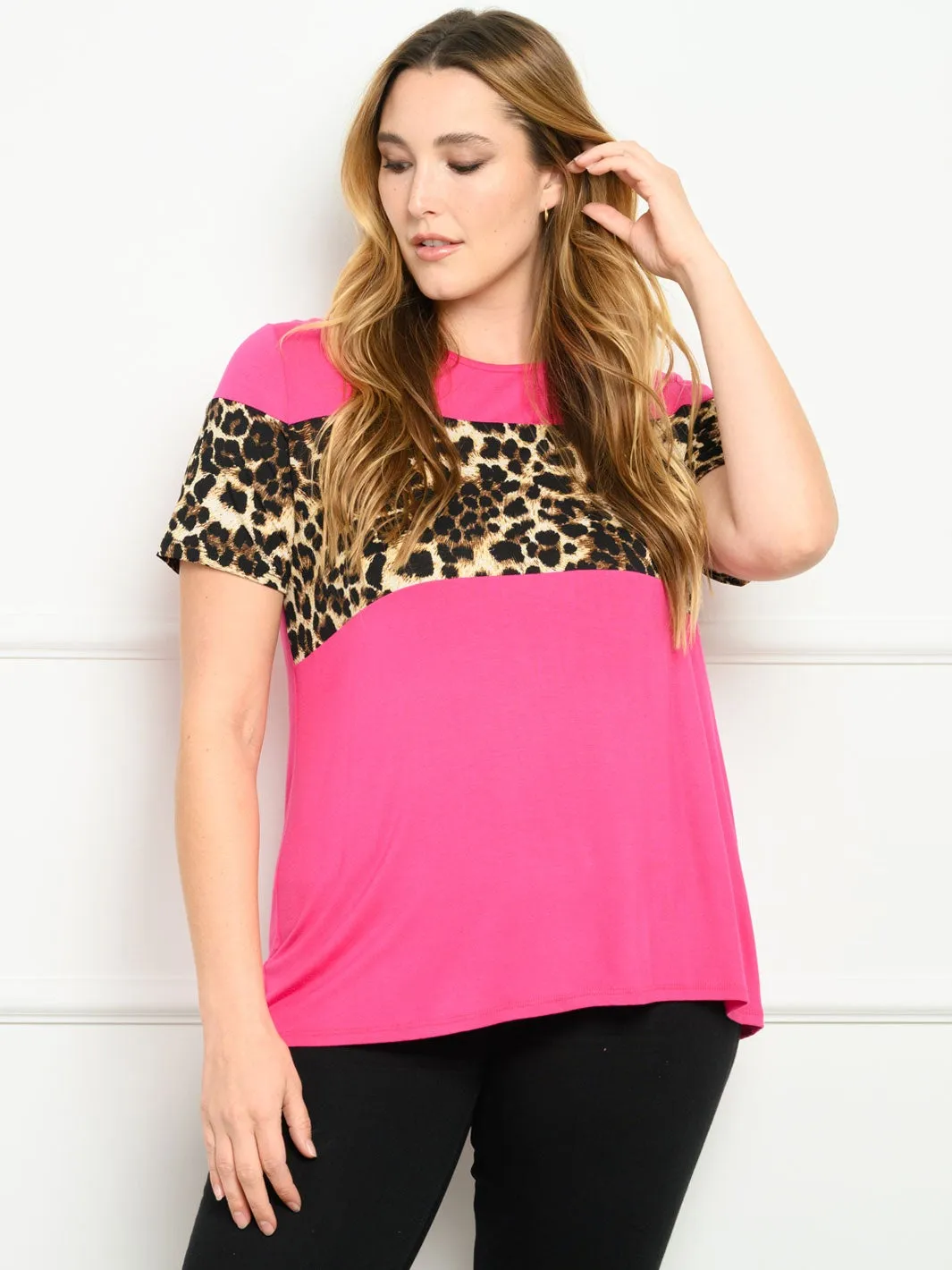 PLUS SIZE SHORT SLEEVE ANIMAL PRINT TOP