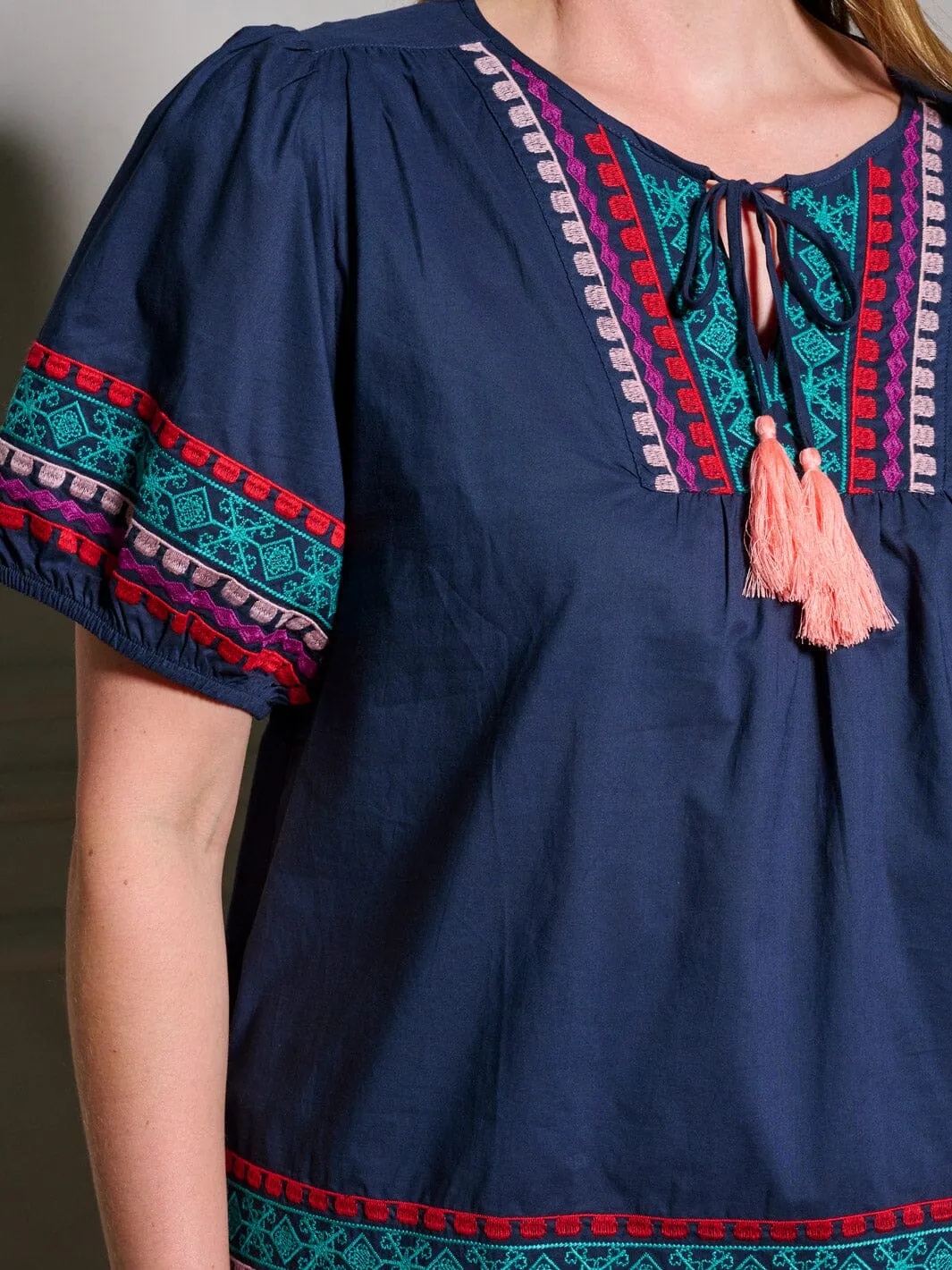 PLUS SIZE SHORT SLEEVE EMBROIDERY TUNIC TOP