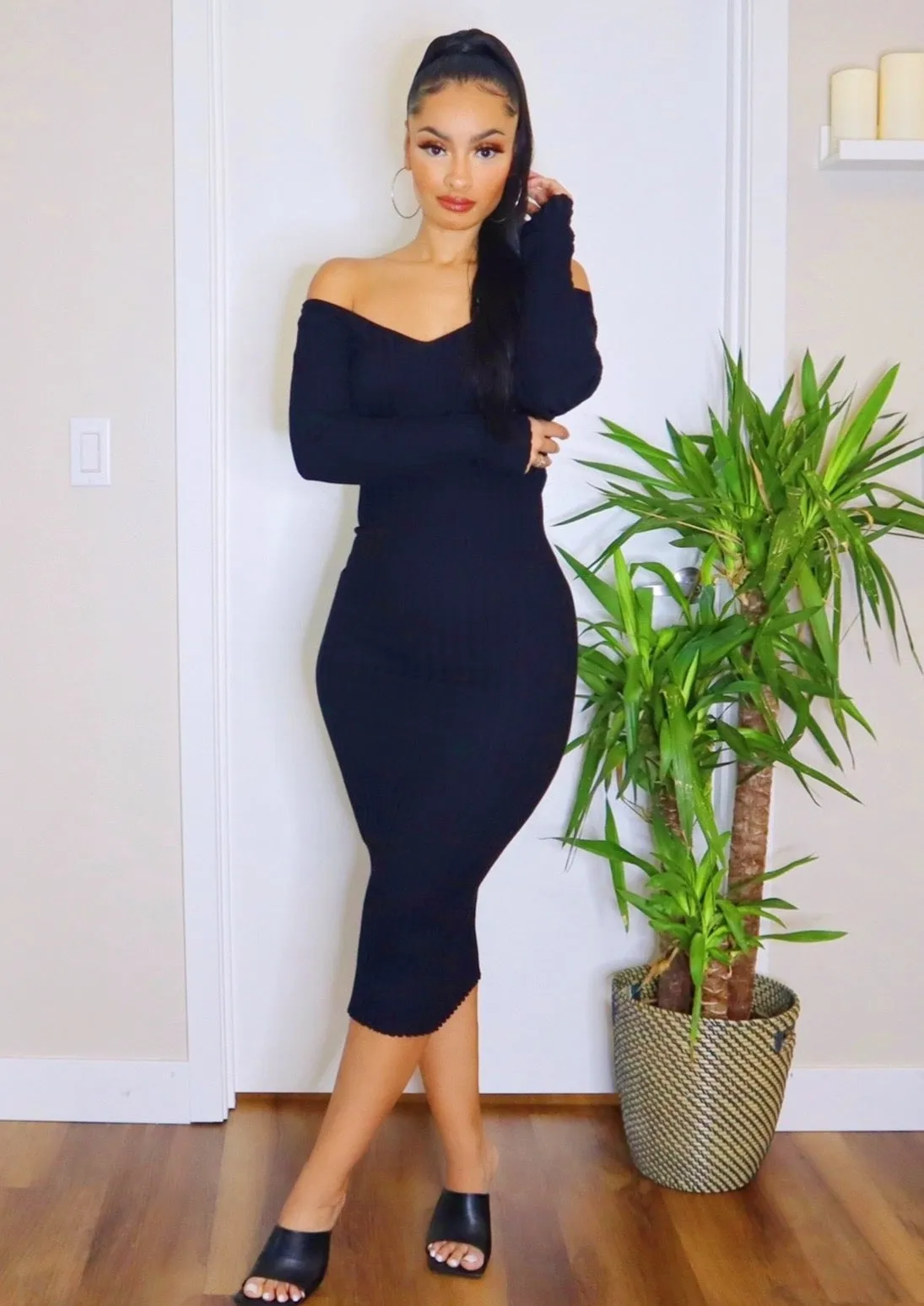 Ribbed Sweater Midi Dress (Black)