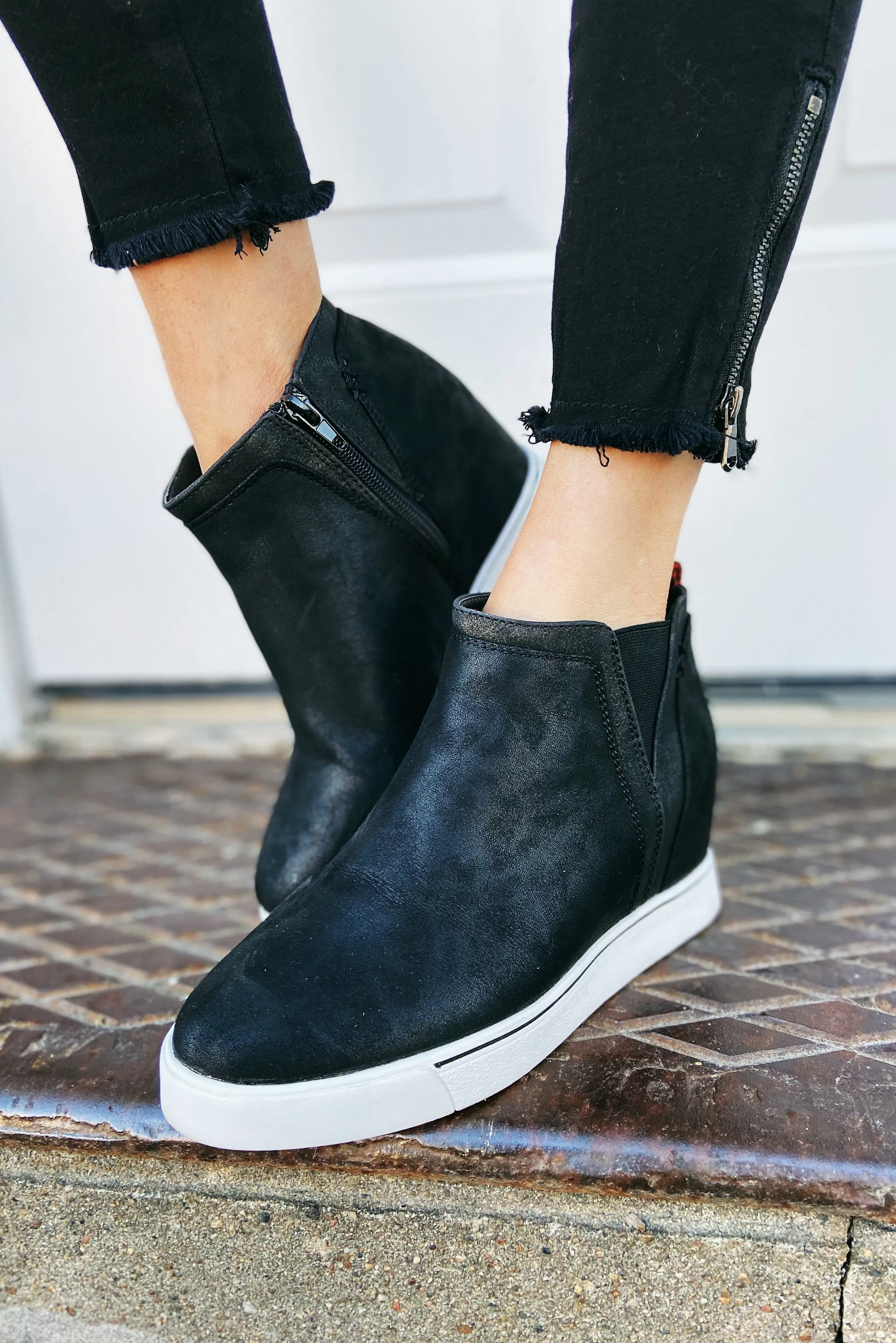 Sugar Glossy Wedges- Black