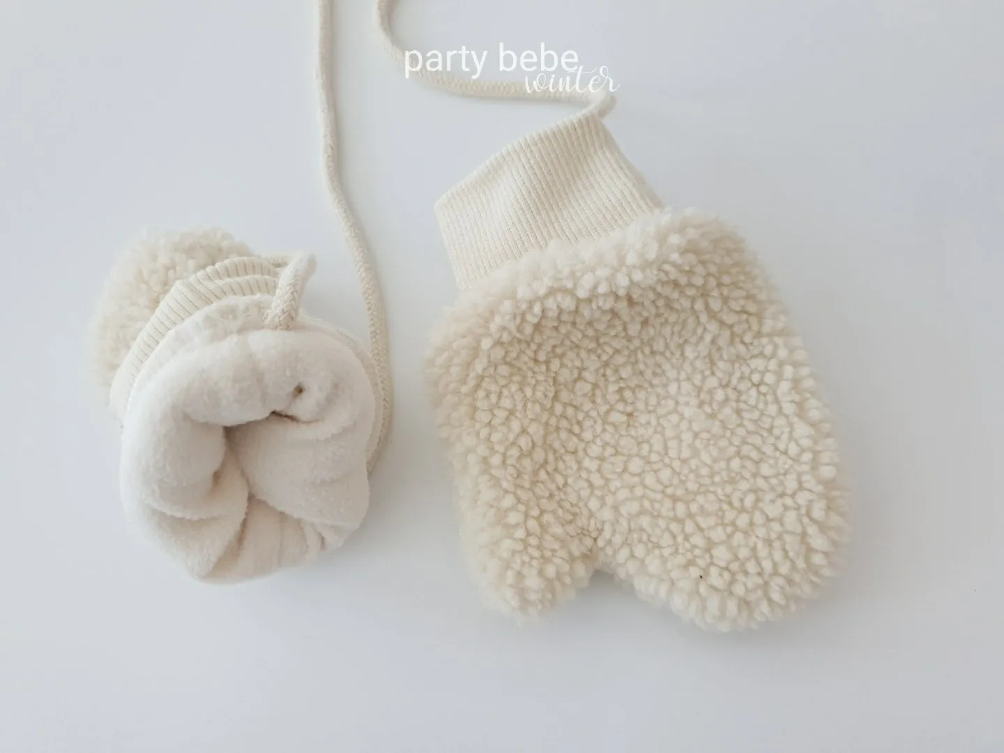 TEDDY MITTENS ON STRINGS