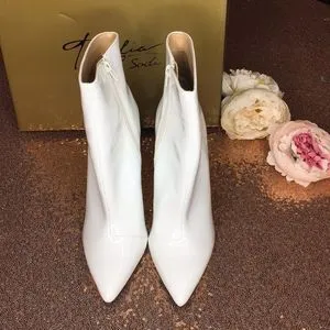 Thalia Sodi  Rylie Pointed Toe Ankle Boots 9.5