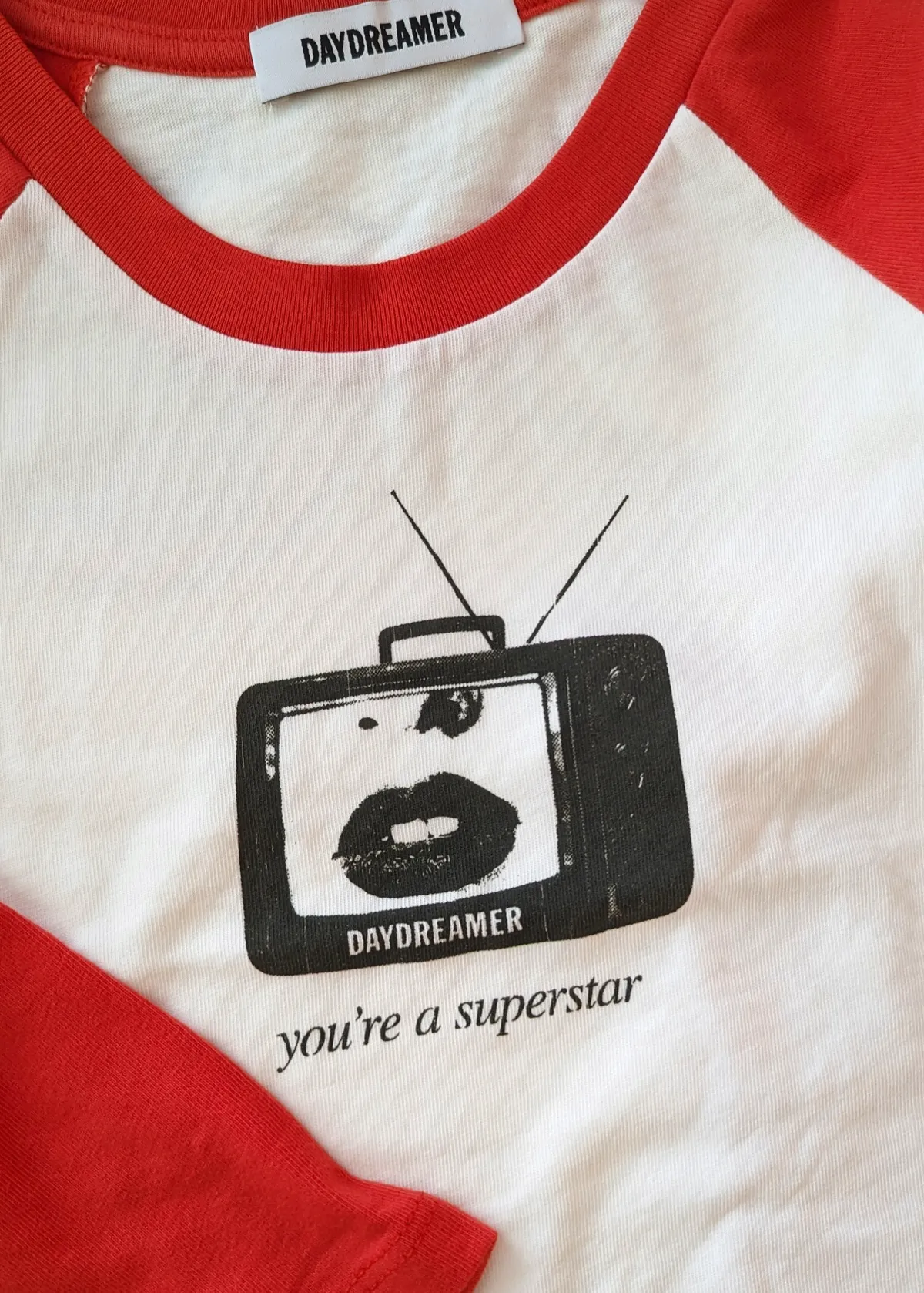TV Superstar Raglan