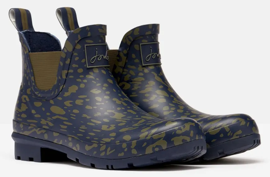 Wellibob short rain boots in navy/khaki leopard