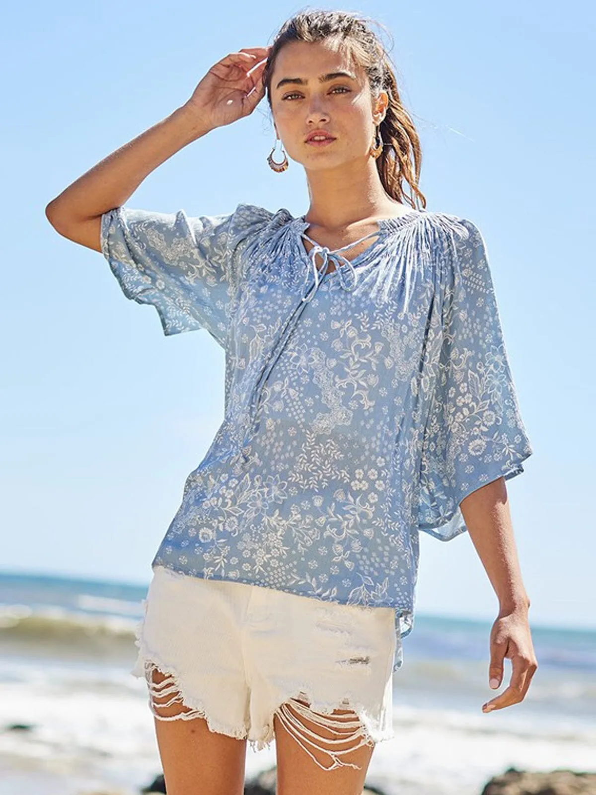 WOMEN'S 3/4 SLEEVE V-NECK FLORAL TUNIC TOP