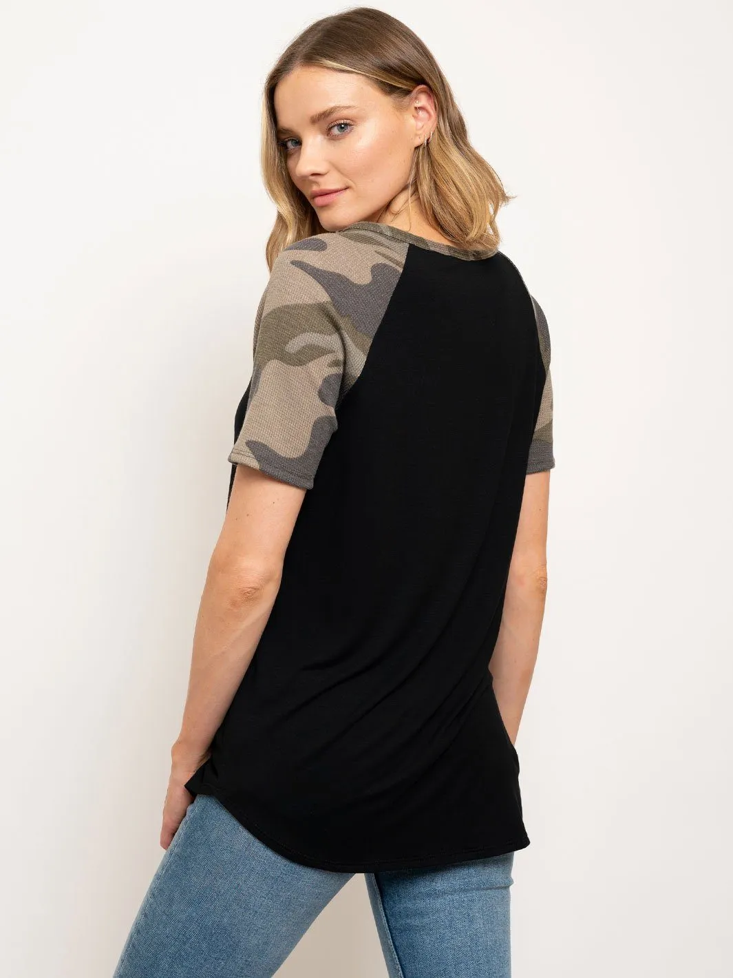 WOMEN'S ARMY PRINT V-NECK BUTTONS TUNIC TOP