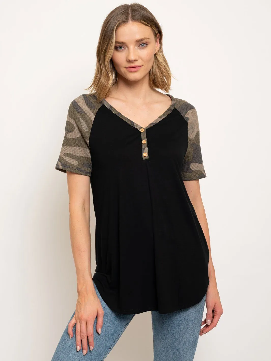 WOMEN'S ARMY PRINT V-NECK BUTTONS TUNIC TOP