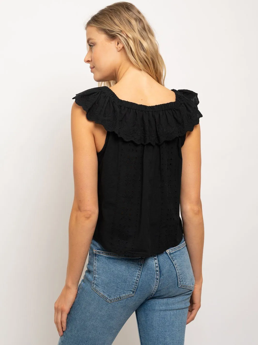 WOMEN'S FRONT TIE EYELET SLEEVELESS TOP