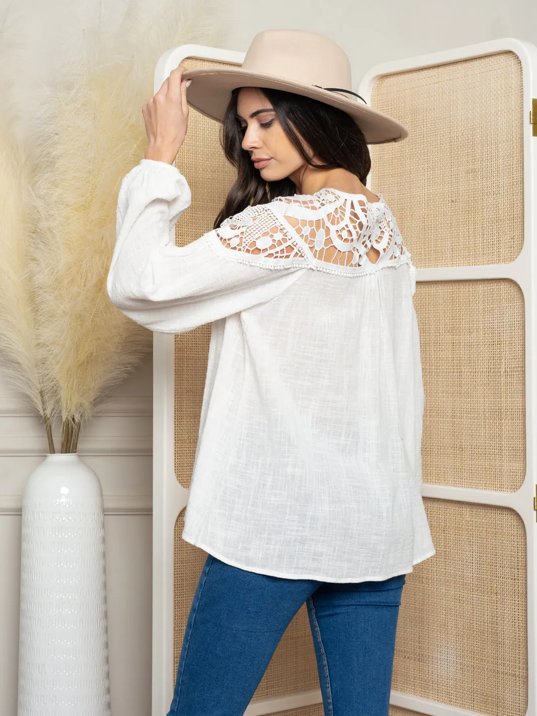 WOMEN'S LACE SHOULDER VINTAGE GAUGE BELL SLEEVE TOP