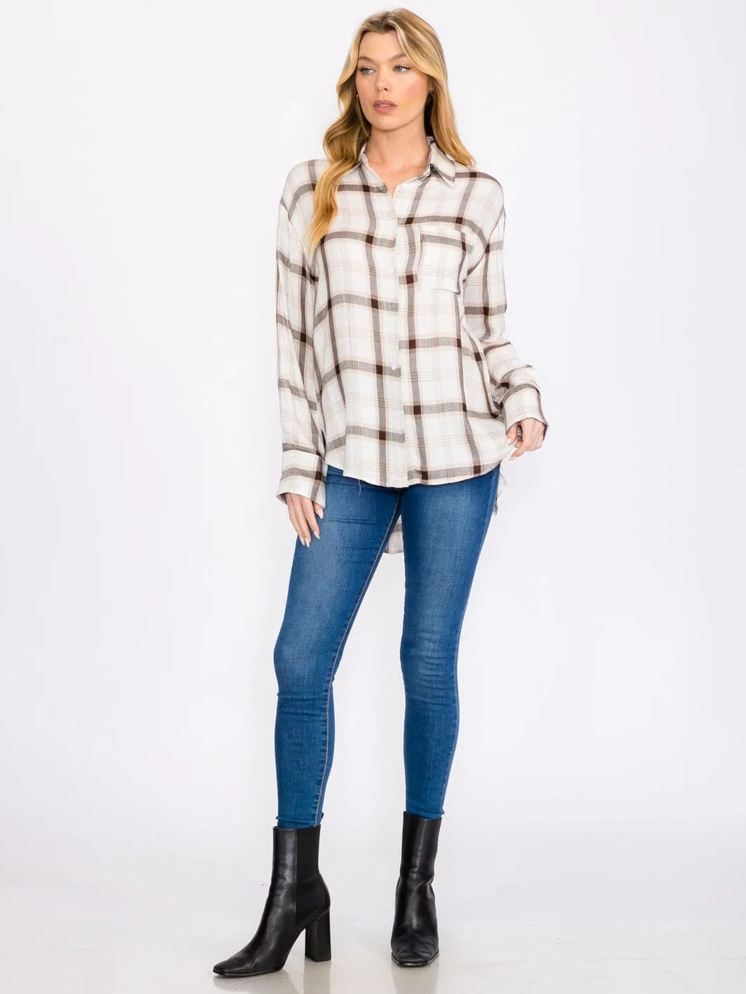 WOMEN'S LONG SLEEVE BUTTON CLOSURE FRONT POCKET HIGH-LOW PLAID TOP