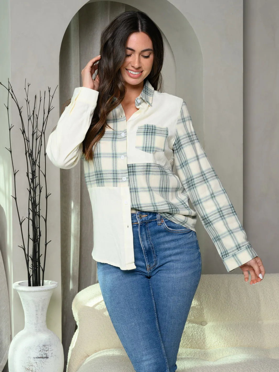WOMEN'S LONG SLEEVE FRONT POCKET BUTTON UP SOLID PLAID CONTRAST TOP