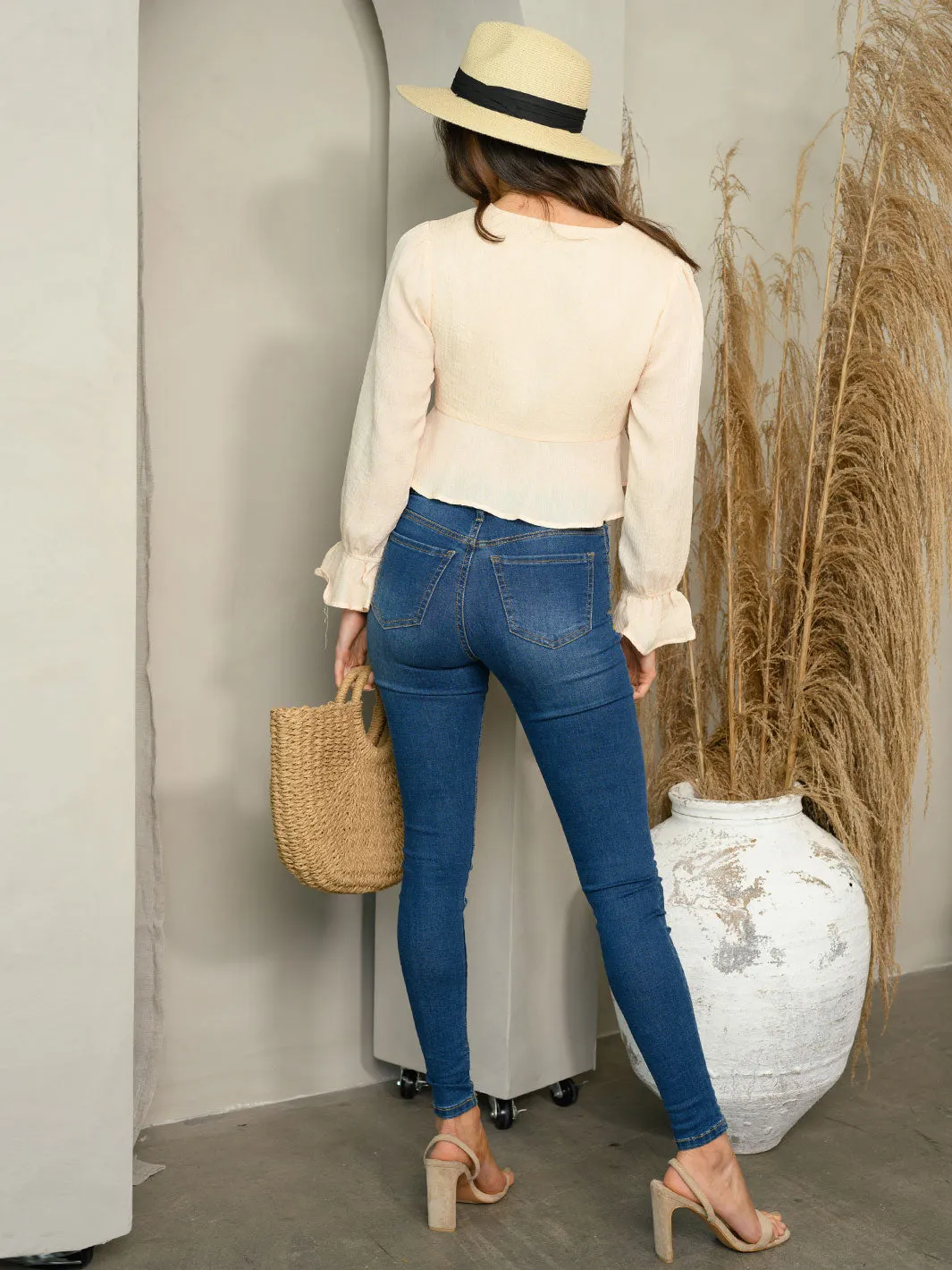 WOMEN'S LONG SLEEVE FRONT TIE CROP TOP