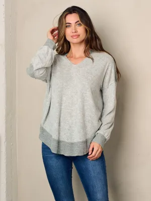 WOMEN'S LONG SLEEVE V-NECK TWO TONE TOP