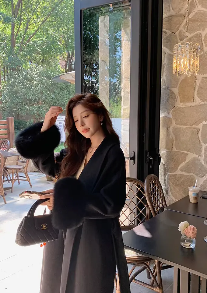 Women's Long Wool Coat | Elegant & Warm | Faux Fur Cuffs