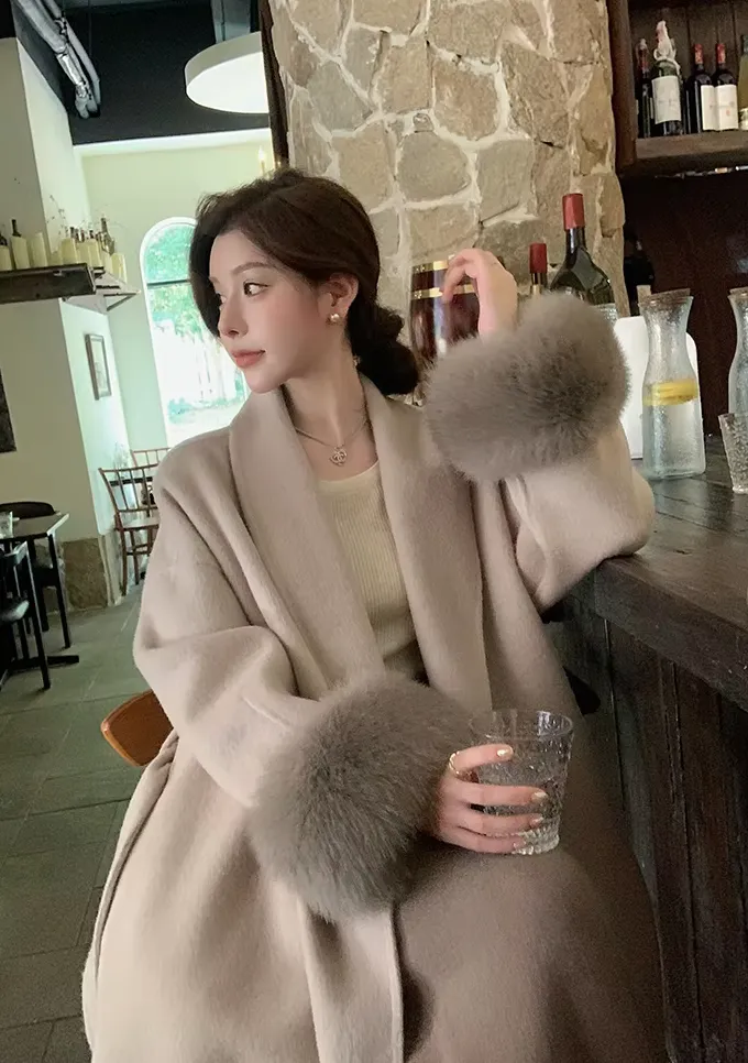 Women's Long Wool Coat | Elegant & Warm | Faux Fur Cuffs