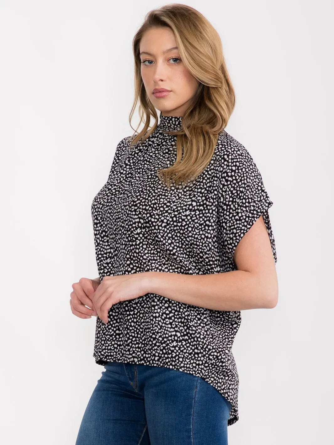 WOMEN'S SHORT SLEEVE MOCK NECK ANIMAL PRINT BLOUSE
