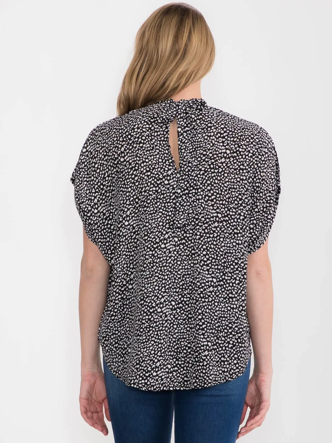 WOMEN'S SHORT SLEEVE MOCK NECK ANIMAL PRINT BLOUSE