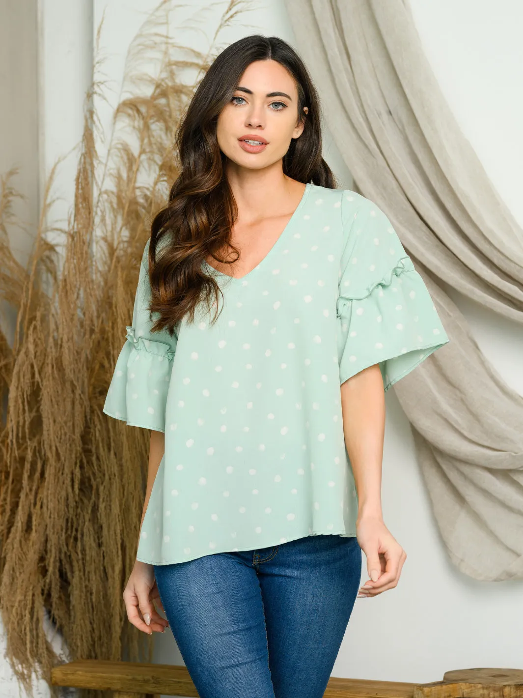 WOMEN'S SHORT SLEEVE POLKA DOT V-NECK TOP