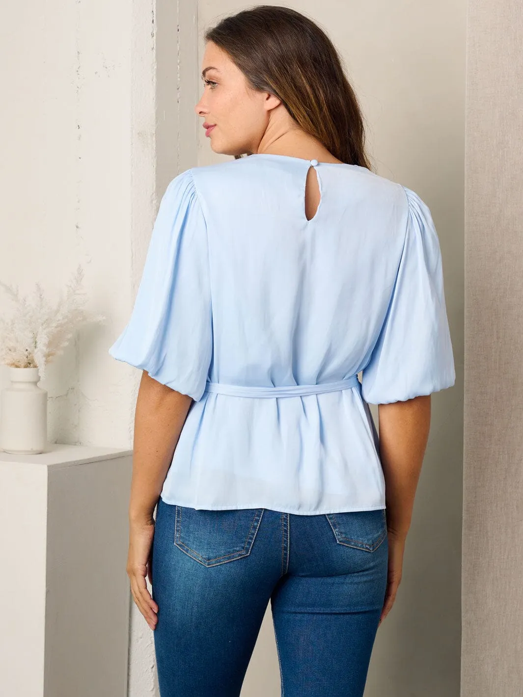 WOMEN'S SHORT SLEEVE SOLID SELF TIE BLOUSE TOP