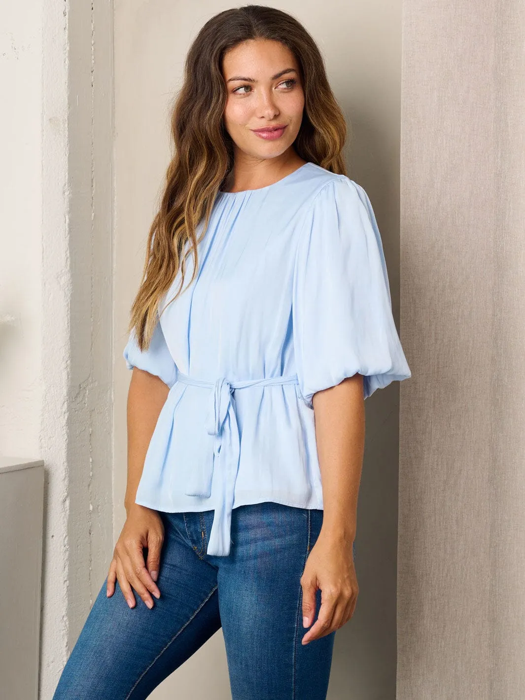 WOMEN'S SHORT SLEEVE SOLID SELF TIE BLOUSE TOP